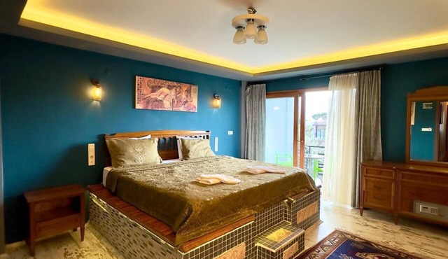 Rebetika Hotel