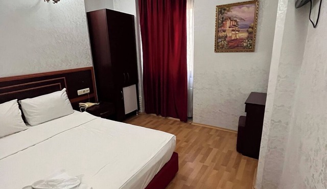 Red White Hotel in Istanbul