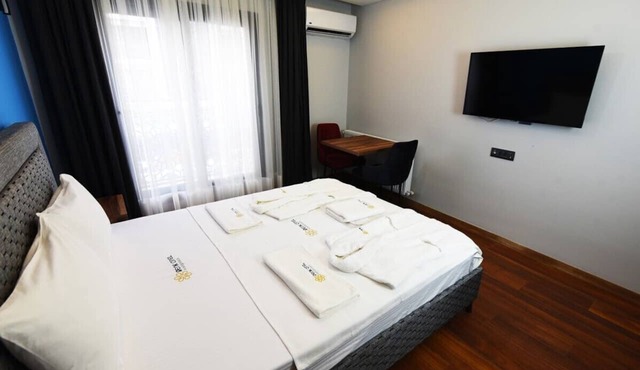 Renk Otel Karşıyaka