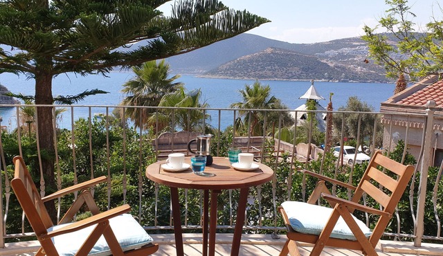 Romantic Stone Villa With Private Pool Just 100m From The Beach