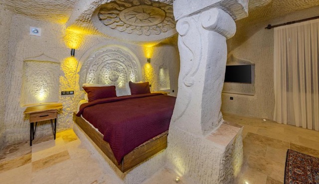 Rose Moon Cave