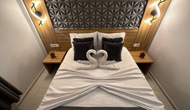 Royal Ezel Hotel