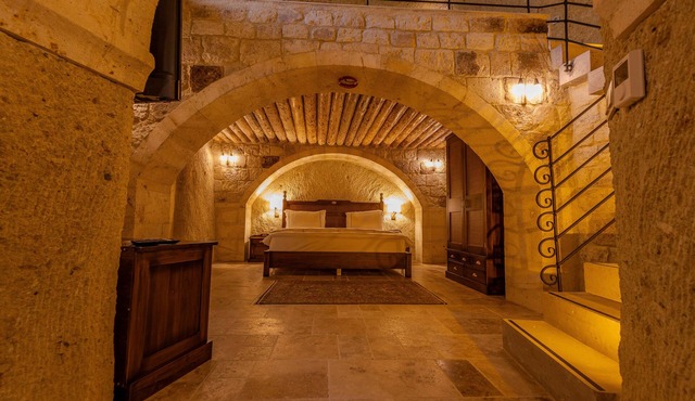 Seraphim Cave Suites & Spa