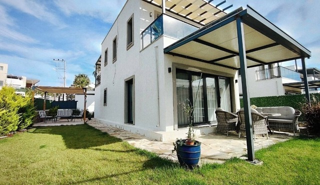 Serene 2-bedroom house with AC in charming Bodrum Akyarlar balcony sea view