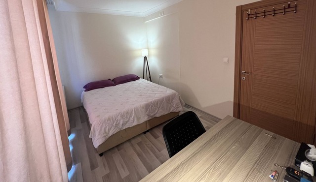 shared apartment with private room-özel odalı ortak daire