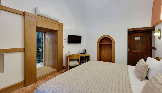 Silk Road Museum Hotel