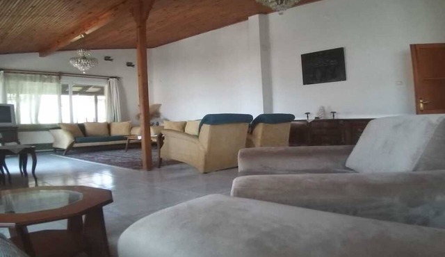 Spacious 3-bedroom villa in fabulous Seferihisar with AC