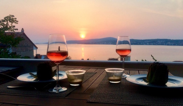 Stone Cottage 130 qm with sea view and palmgarden in Ayvalık