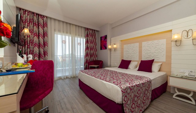 Sunmelia Beach Resort Hotel & Spa in Manavgat
