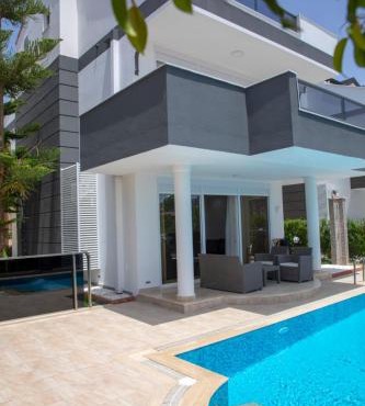 Sunrise hill villa with private pool