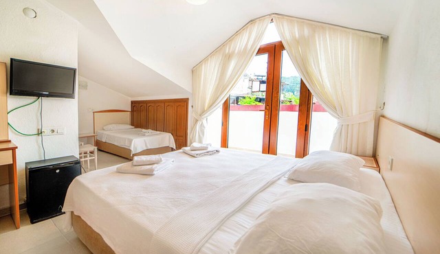 Suzanne Hotel & Restaurant in Fethiye