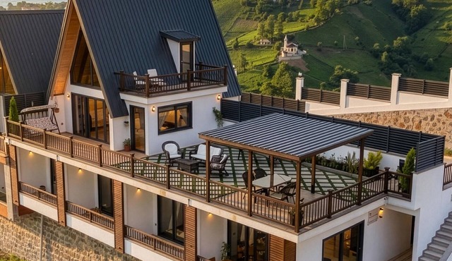 Tam Müstakil Jakuzili Lüks Villa