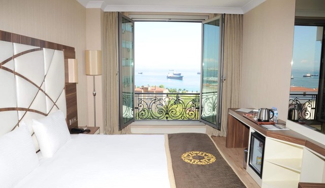 The Grand Mira Hotel