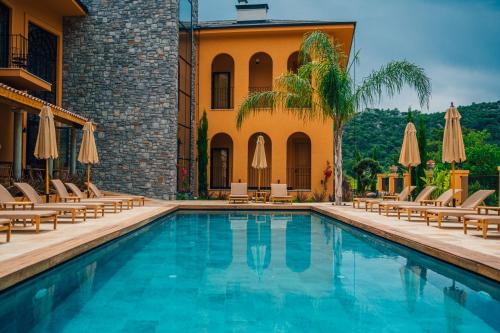 The Remote Hotel