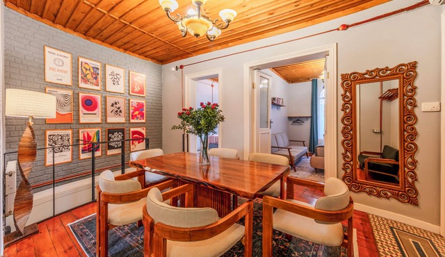 Tremendous 4-bedroom apartment with AC in vibrant İstanbul