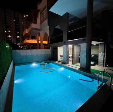 Tripleks Özel Havuzlu Lüks Villa in Mersin