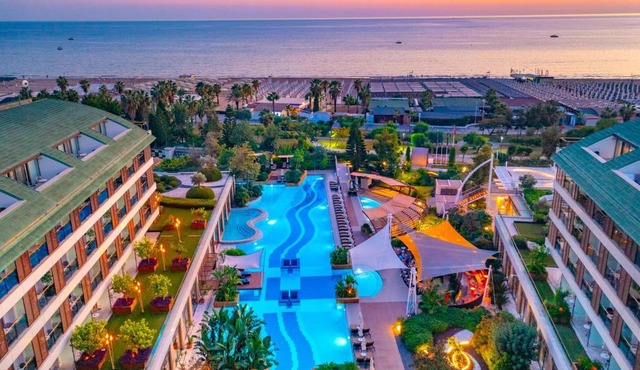 TUl BLUE Side Adult Only 16 Plus - Ultra All Inclusive