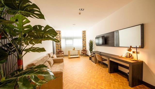 V Center Hotel