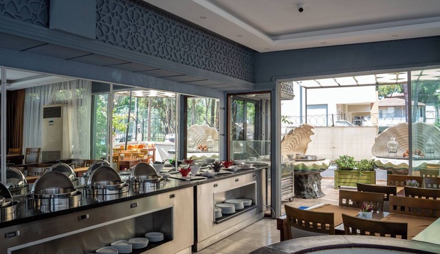 Velaris Boutique Hotel