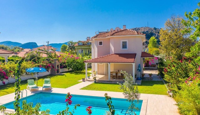 Villa Atlantis - Three Bedroom Villa, Sleeps 6