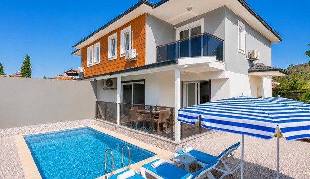 Villa Azalea 2 - Four Bedroom Villa, Sleeps 9