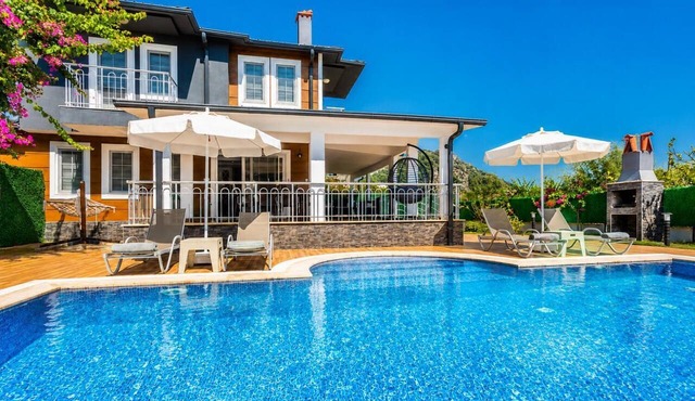 Villa Delfin - Four Bedroom Villa, Sleeps 8