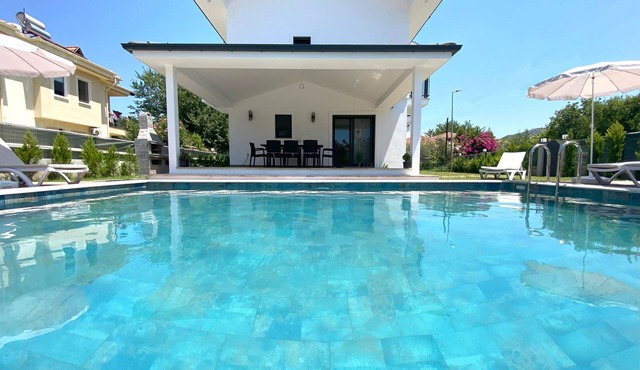 Villa Deniz 5 bedrooms all En-suite sleeps 10 in Dalyan