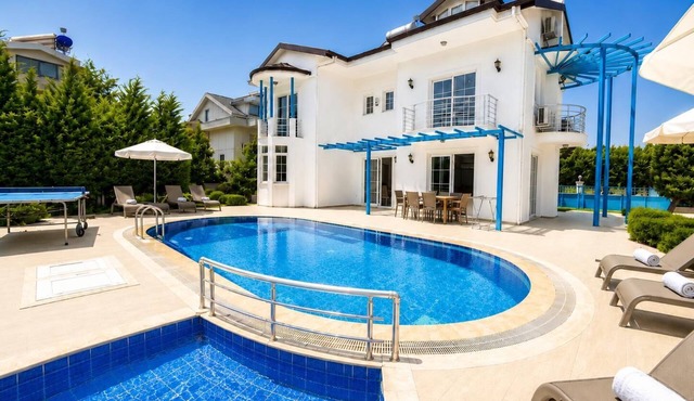Villa Fergana - Six Bedroom Villa, Sleeps 12