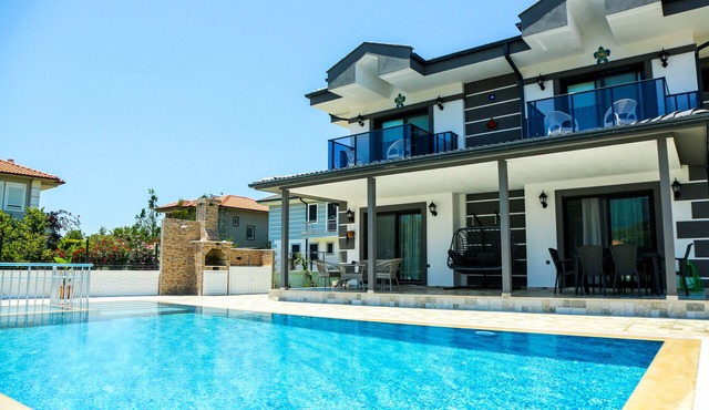 Villa Lilyum luxury sleeps 8 private pool in Muğla