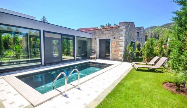 Villa Nicolai - Four Bedroom Villa, Sleeps 8