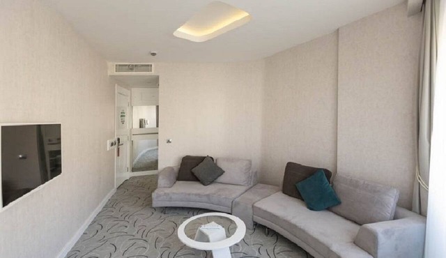 White Line Boutique Hotel