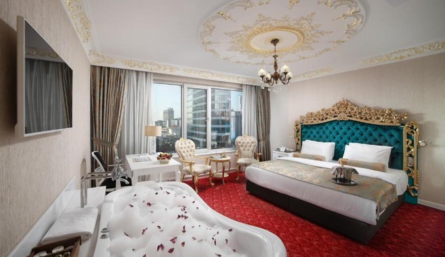 White Monarch Hotel