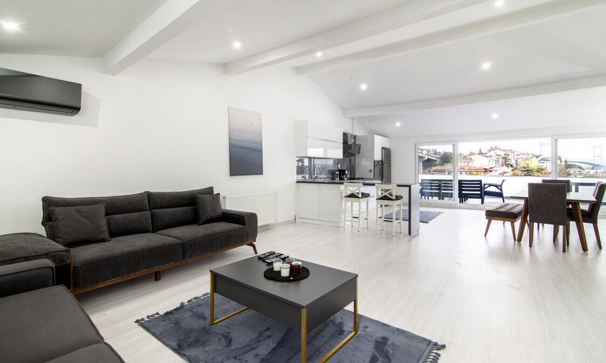 Besiktas Villa | Bosphorus Terrace Flat 4 Min to Ortakoy Sq