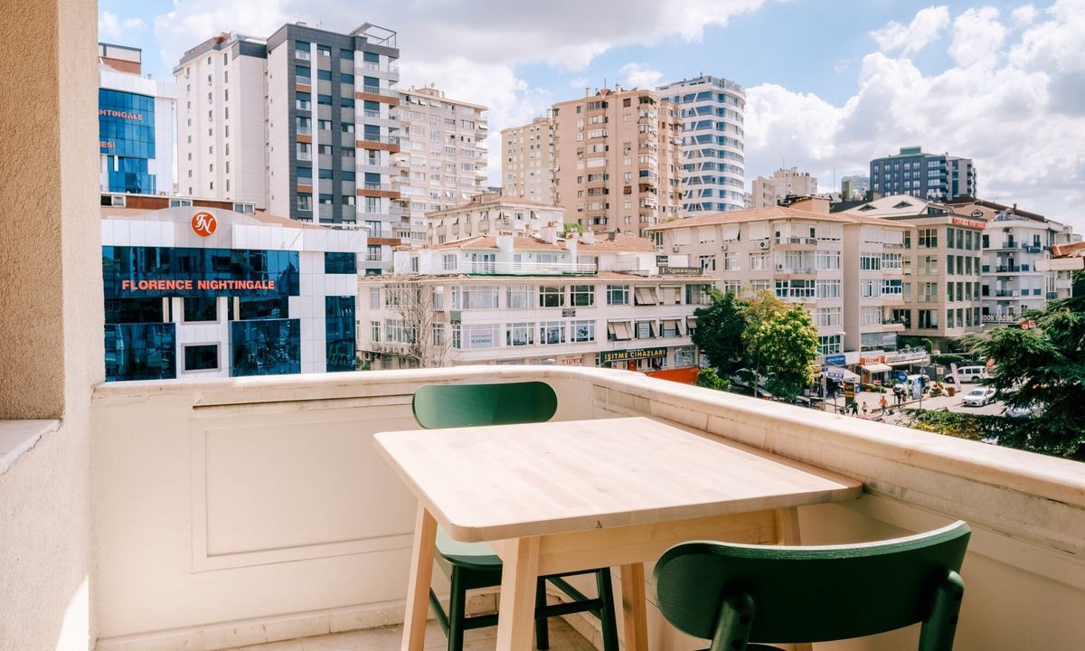 Fenerbahce Apartment | Marina Close Duplex with Patio, 5 min to Sea View