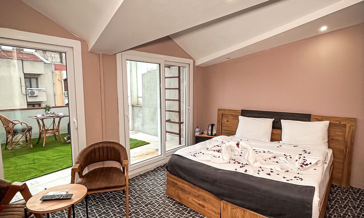 Bostanlı Mahallesi Hotel | Life Artemis Otel