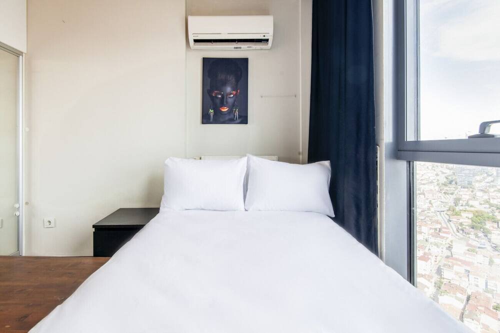 Atasehir Apartment | Central Flat with Amazing City View in Atasehir