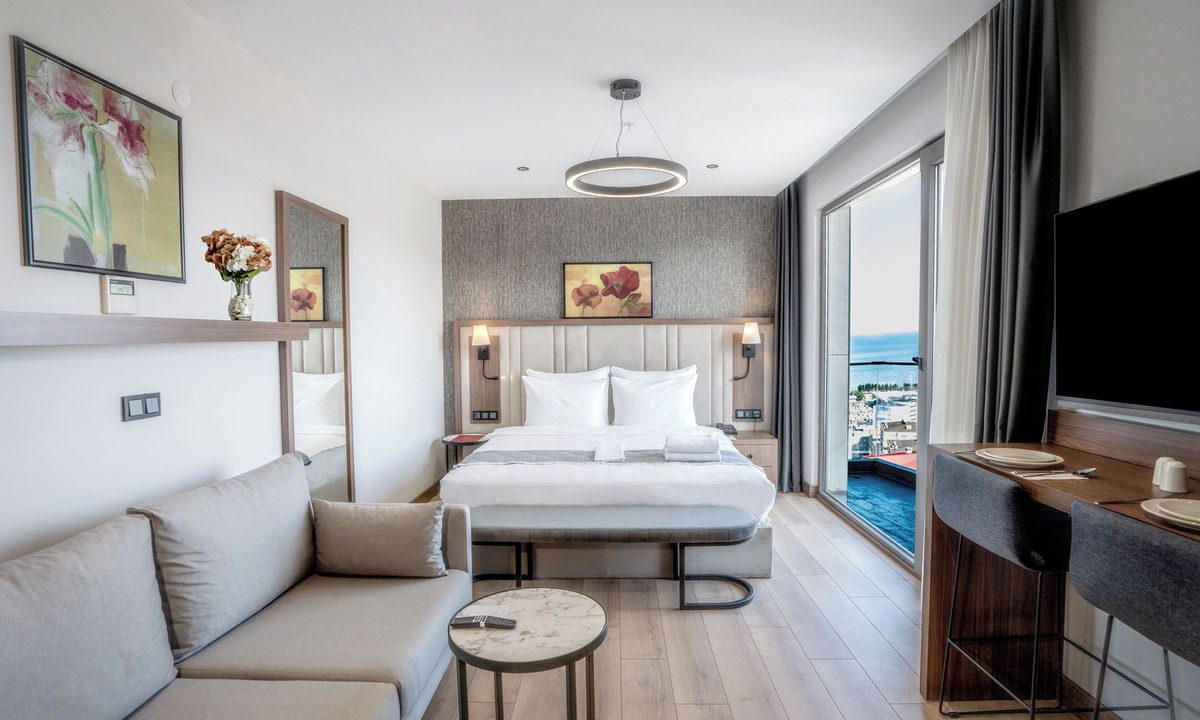 Yomra Hotel | Seatown Residence