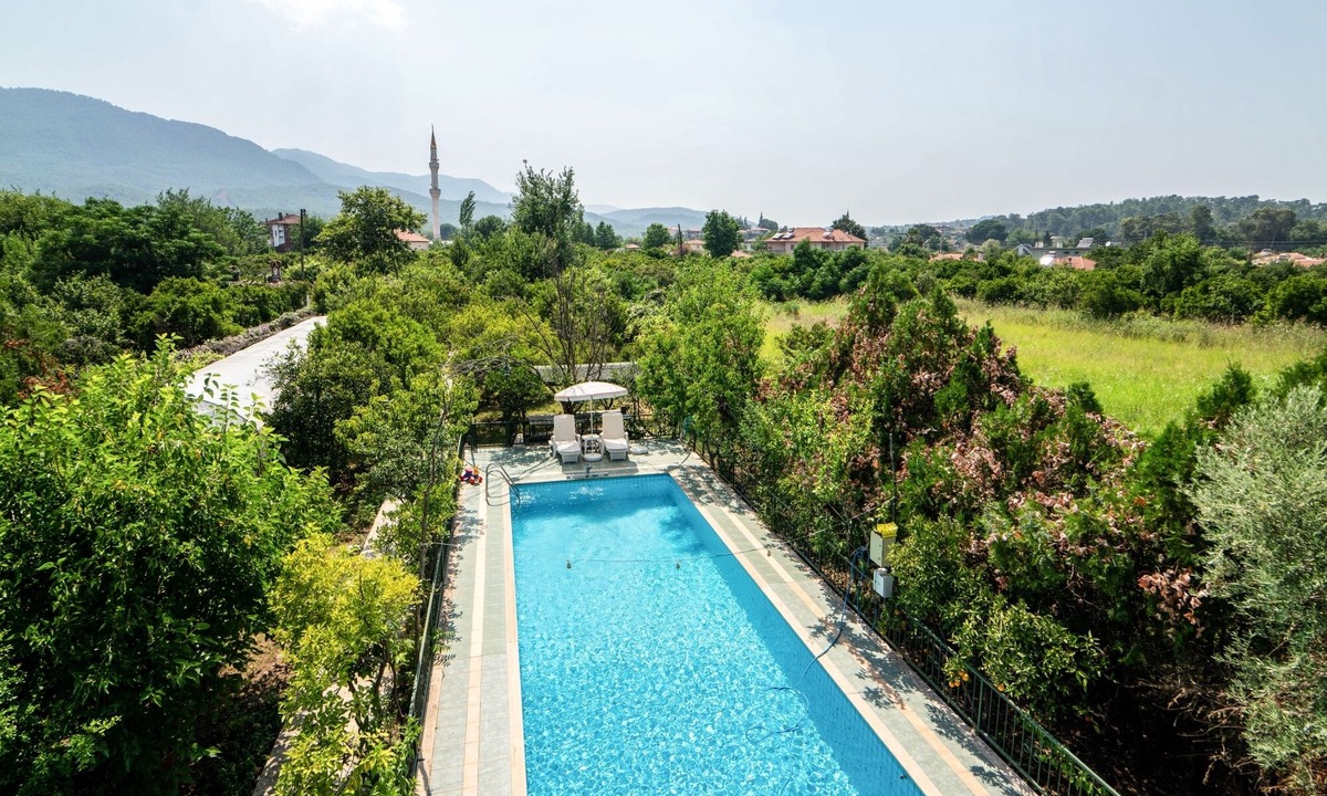 Koycegiz House | Chic Flat w Shared Pool and Garden in Dogusbelen