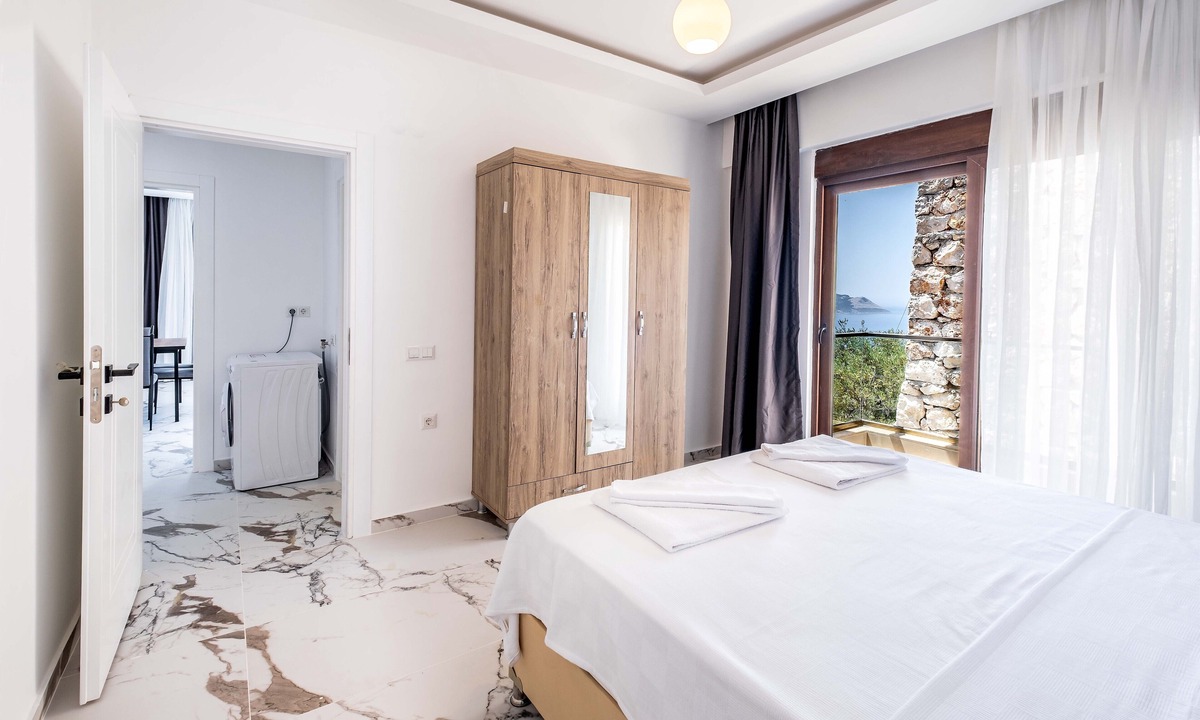 Kas House | Golden Rose Suit Pension