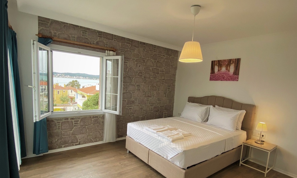 Mithatpasa Hotel | Cunda Kordon Otel