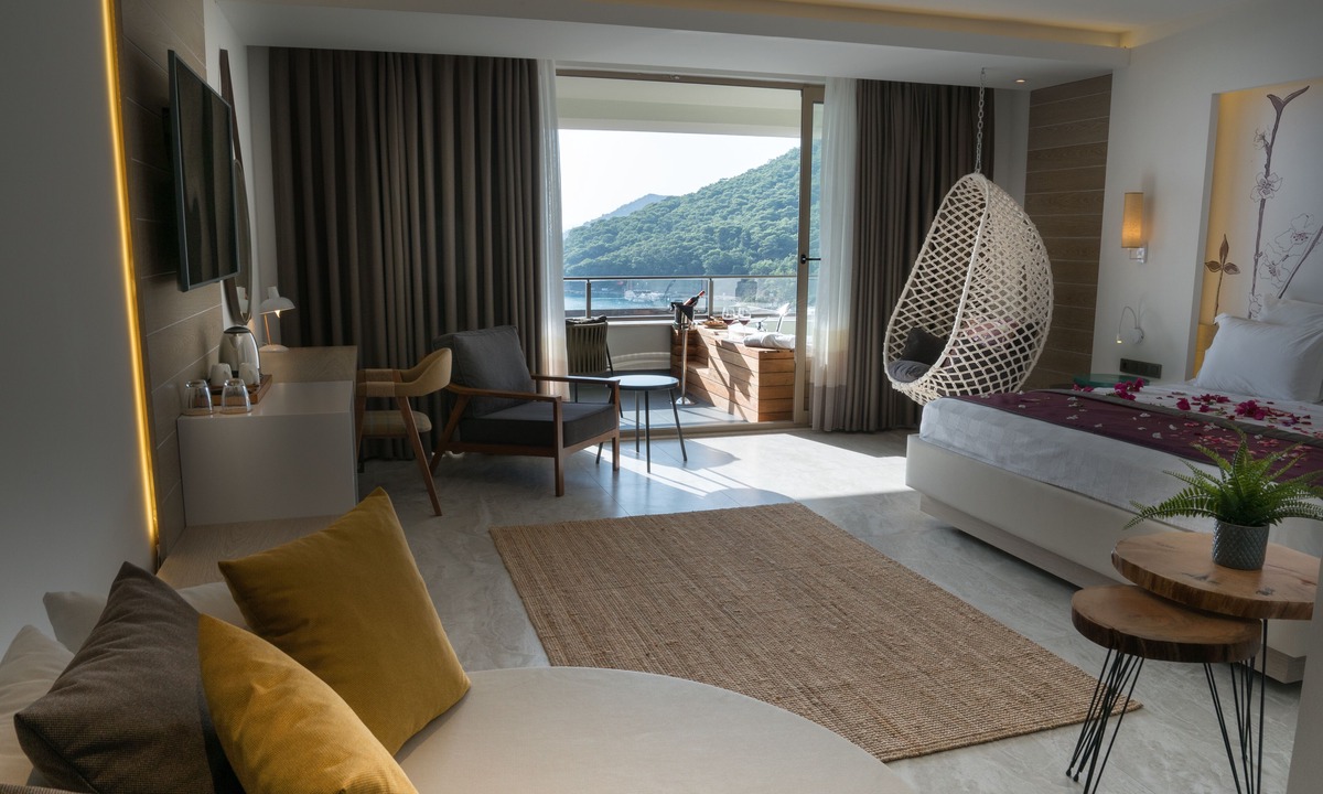Karaoz Hotel | Melanippe Relaxing Hotel (+14)