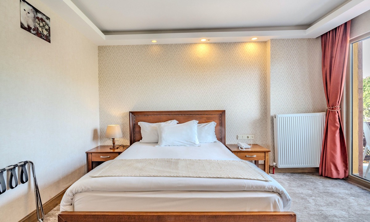 Ezine Hotel | Helen Troya Hotel Geyikli
