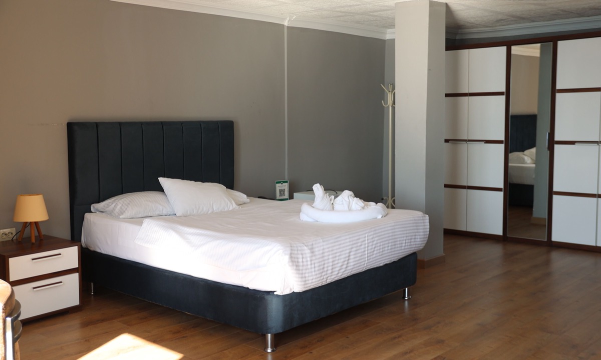 Cinarcik Hotel | Grand Koru Otel Beach