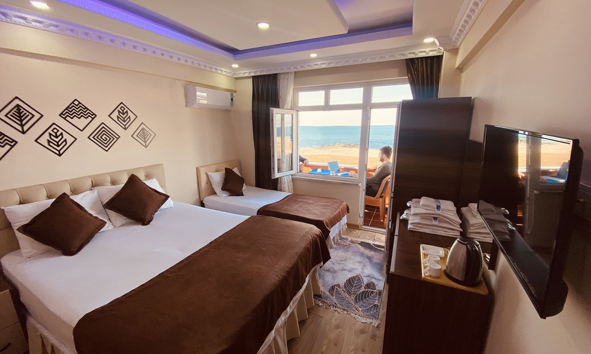 Karaburun Koyu Hotel | Airport Kumsal Otel