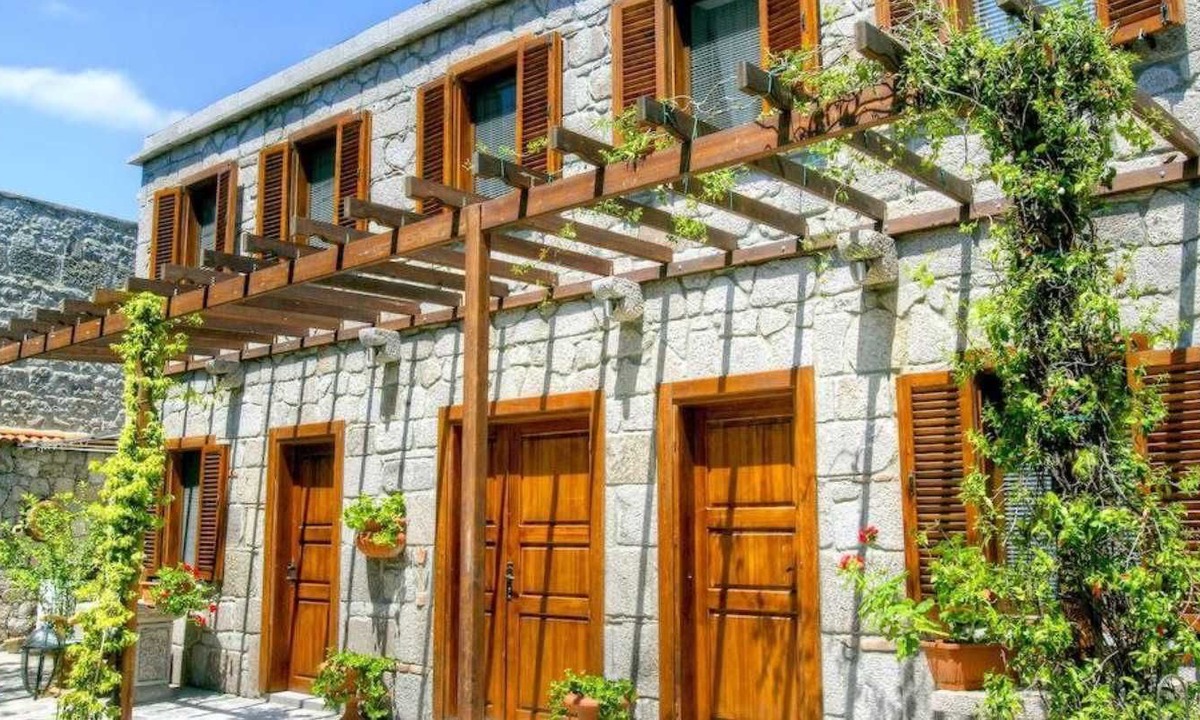 Behram Hotel | Idasos Tasodalar