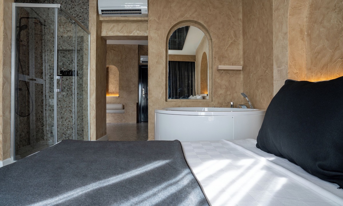 Eski Lara Hotel | Lucky Monkey Midi Hotel