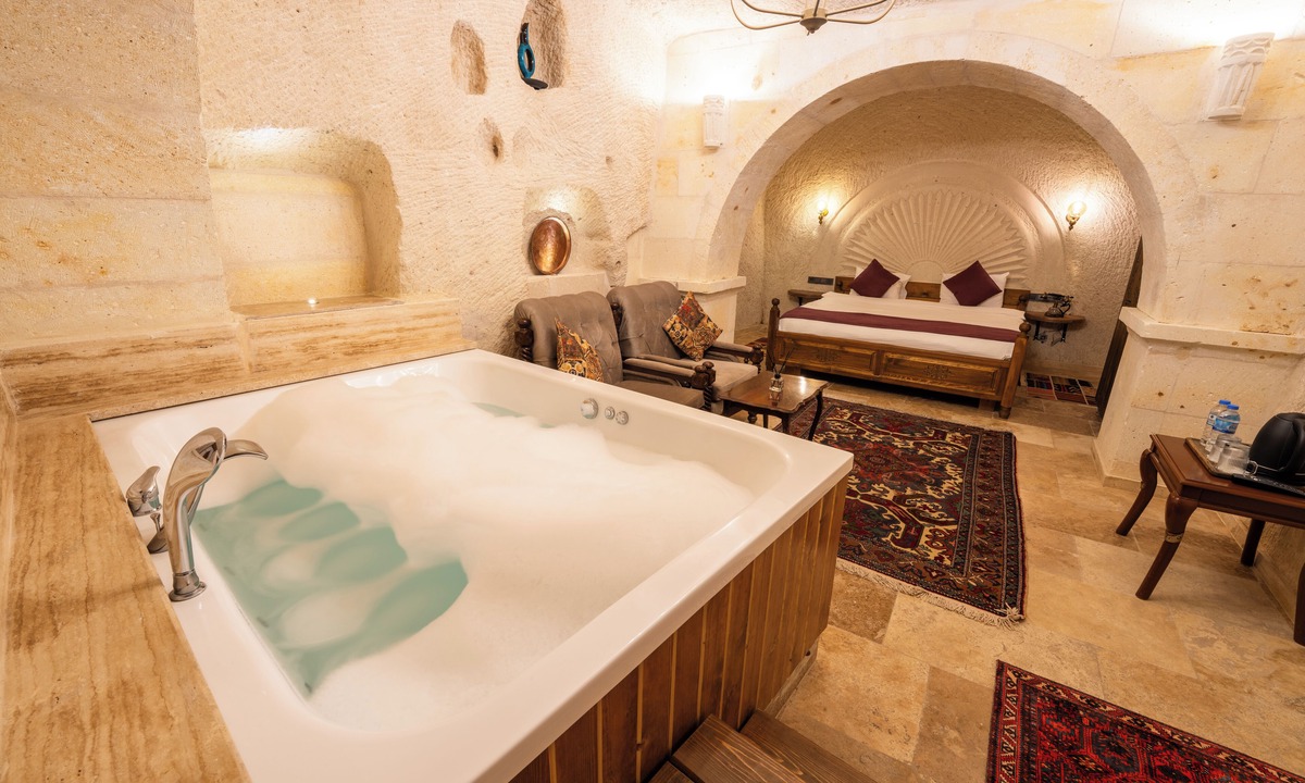 Ortahisar Hotel | Library Cave Hotel