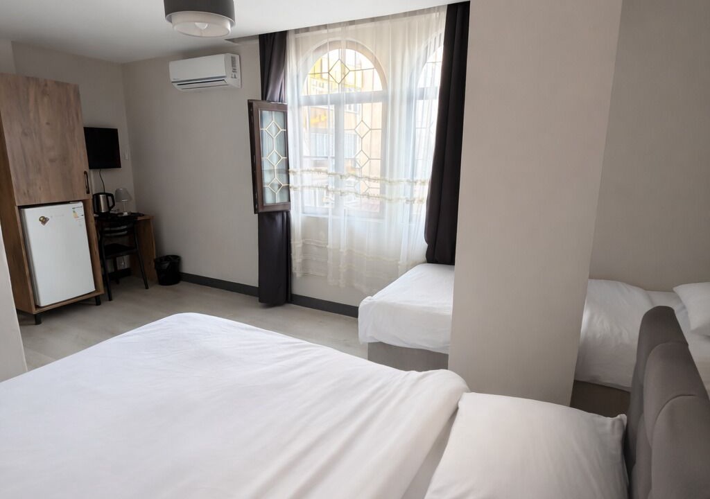 Karesi Hotel | GLR OTEL
