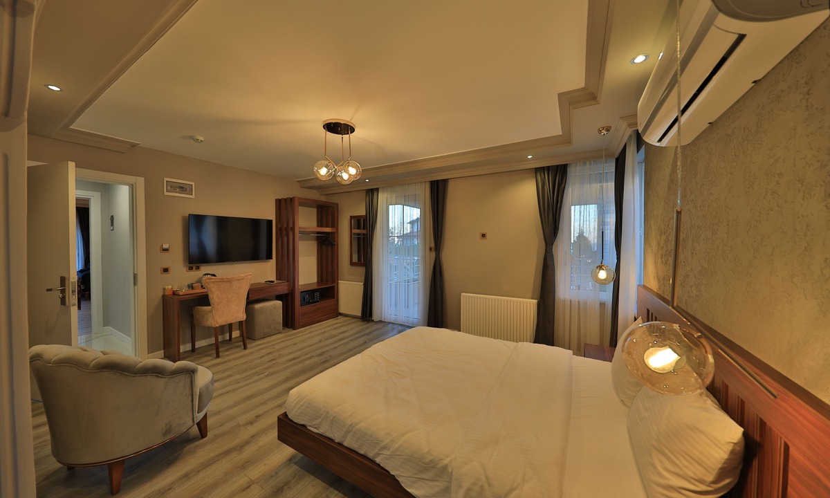 Karaburun Koyu Hotel | White Mansion