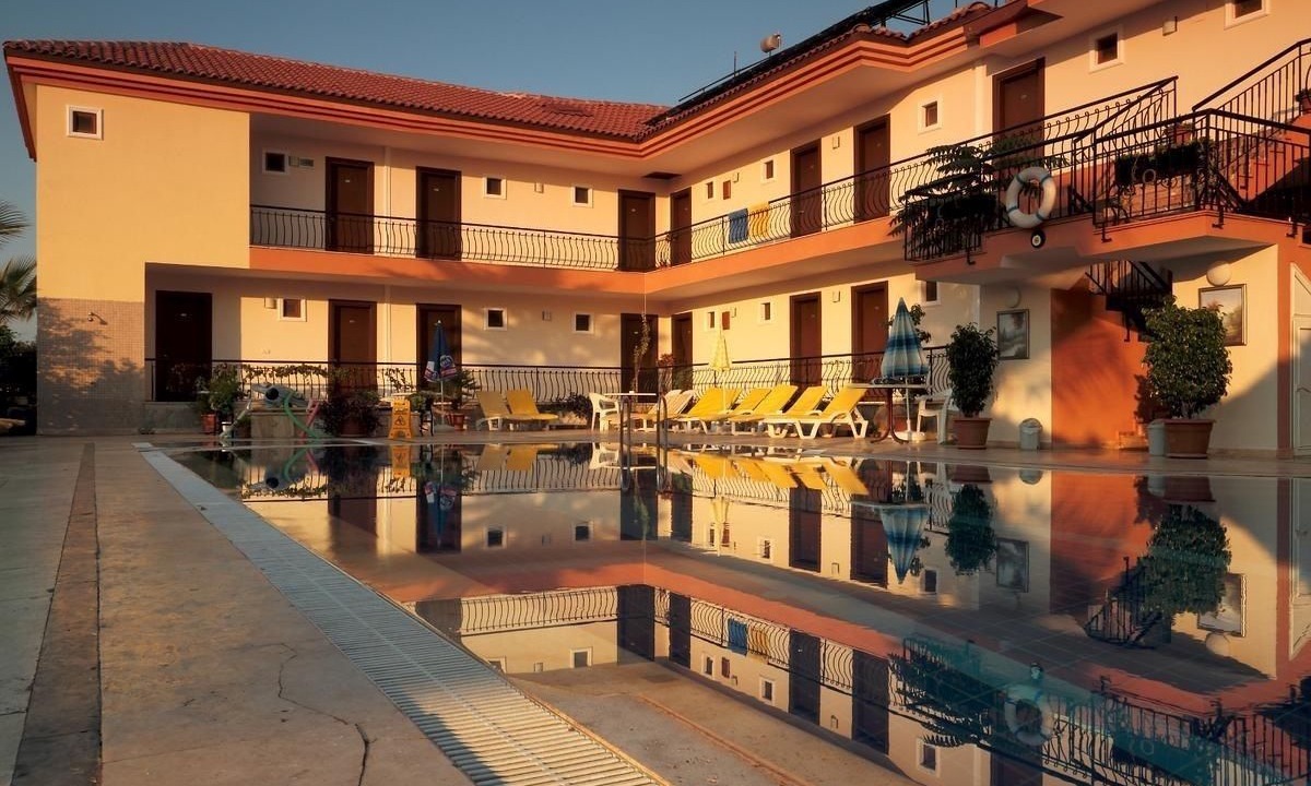 Camyuva Hotel | Moms Hotel